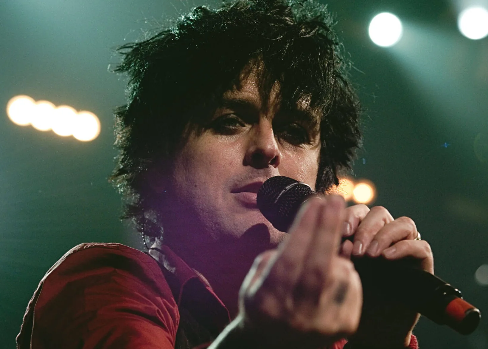 Green Day Basket Case: Un Autentico Himno de Locura Punk 6 cantante green day